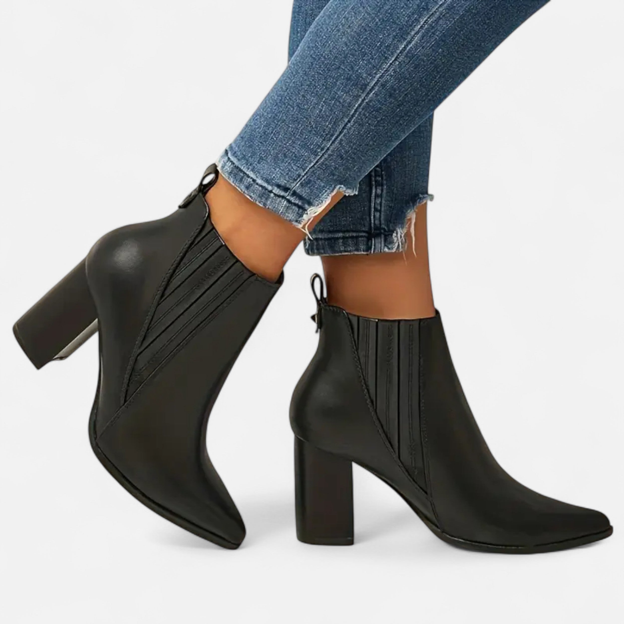 Lazaro Mode | Bottes Tendance Unies pour Femme – Élégance Moderne et Sobriété Raffinée