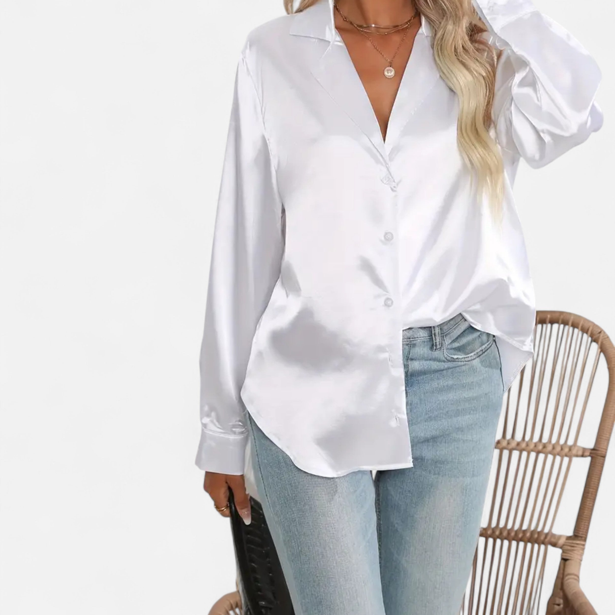 Lazaro Mode | Blusa Satinada de Mujer con Solapa, Botones y Manga Larga – Sofisticación Contemporánea